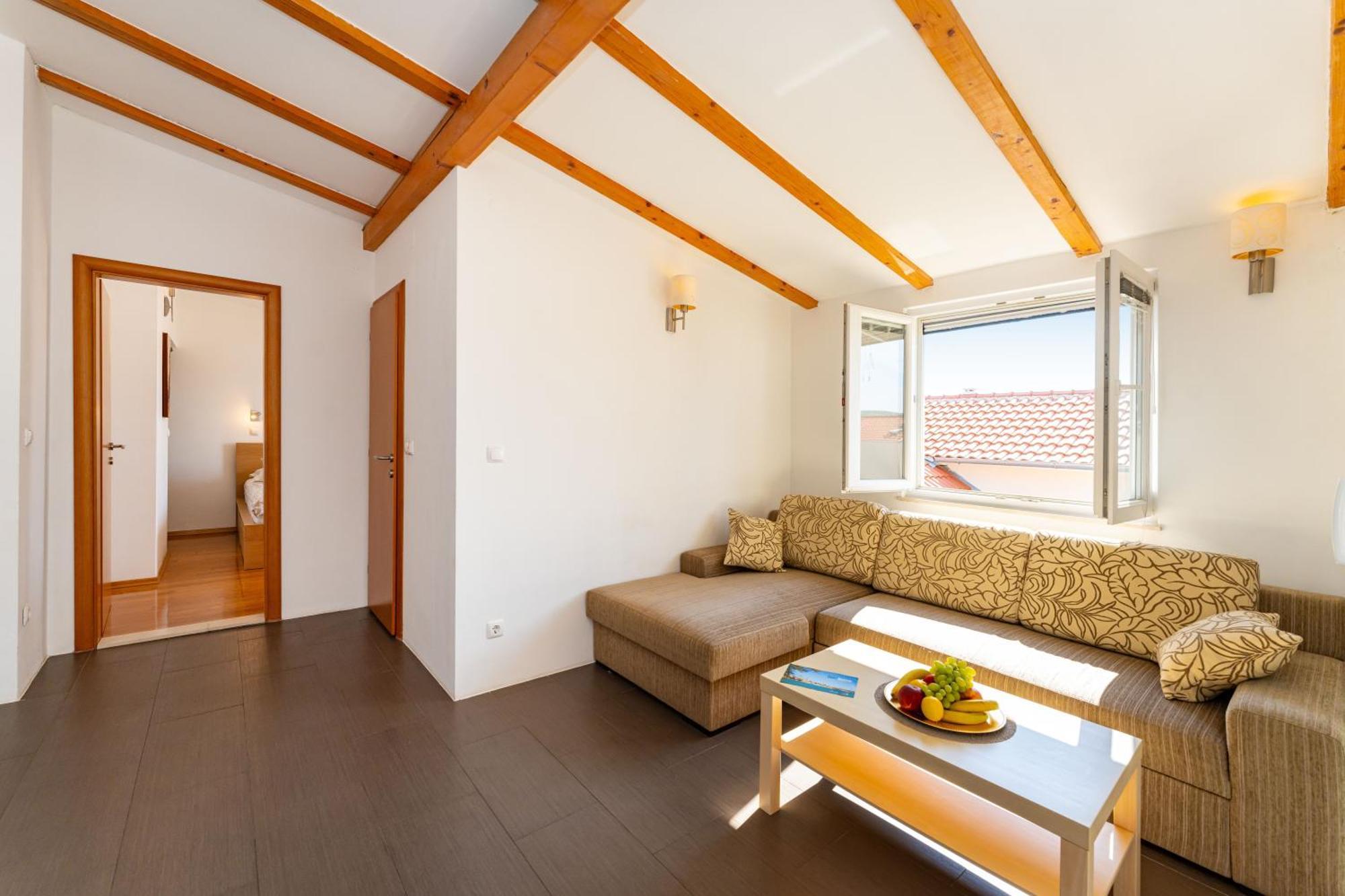 Apartmenthouse Ivana Betina  Exteriör bild